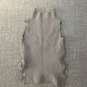 Aritzia / Wilfred Grey Sweater